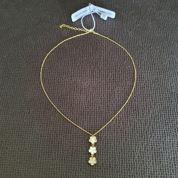 Zeyzey Mother of Pearl👩‍👧 Vertical↕️ Flower🌸 Pendant Necklace - NWT - Picture 12 of 15